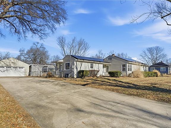 2nd image of 3620 Gibbs Rd