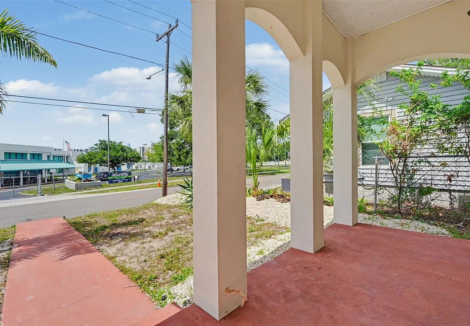 4 bed, 4.0 bath, 2592 sqft, $4,500 — Photo 4