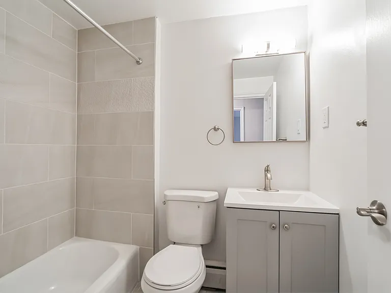 The Revere Apartments — Photo 19