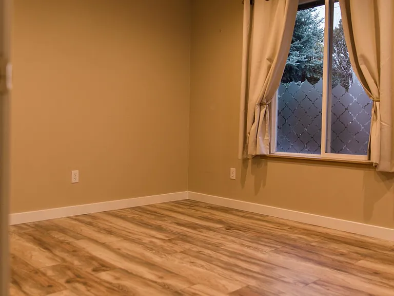255 N Locust St — Photo 14