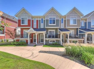 117 W Nolancrest Cmn NW, Calgary, AB T3R0Y1