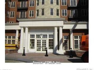 85 Memorial Rd APT 207, West Hartford, CT 06107