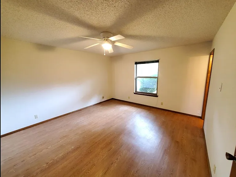 1108 W Durham St S — Photo 6