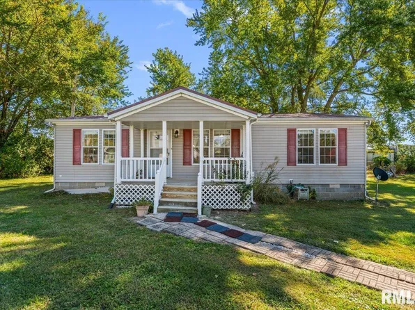 210 S Palmer St, Fillmore, IL 62032