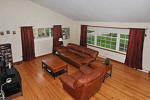 5th image of 350 Pinehurst Dr
