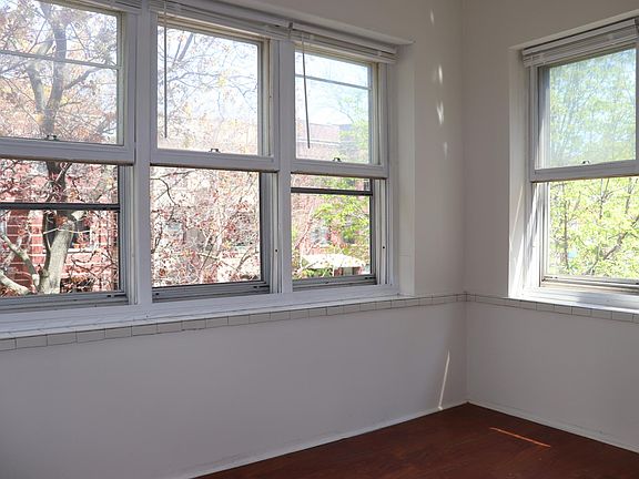 SUN ROOM 6'X10' LOTS OF LIGHT, GREAT FOR OFFICE, PLANTS, ETC