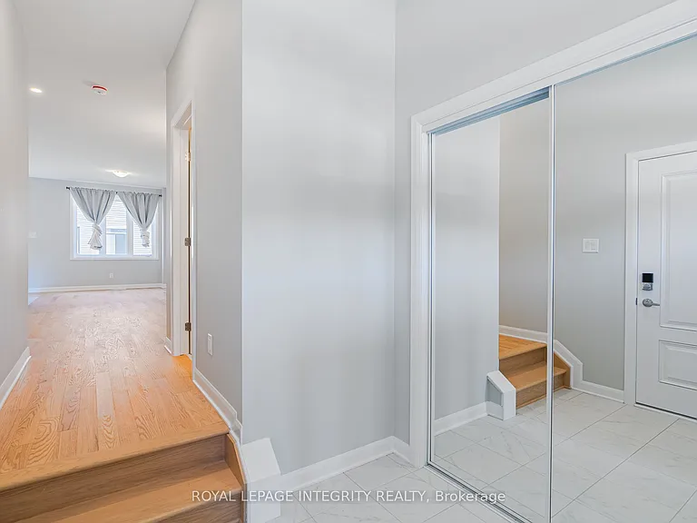 96 Osler St E — Photo 2