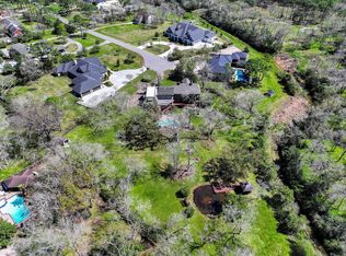 1208 Cowards Creek Dr, Friendswood, TX 77546