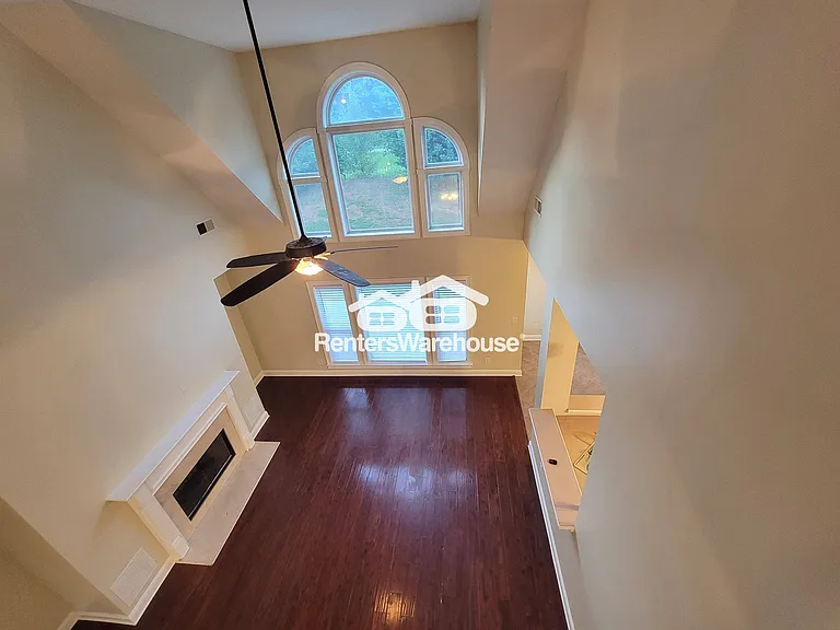1025 Rowanshyre Cir — Photo 37