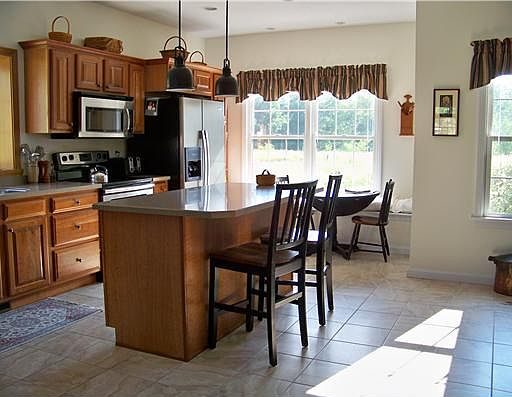 4th image of 6225 Stonebrook Dr