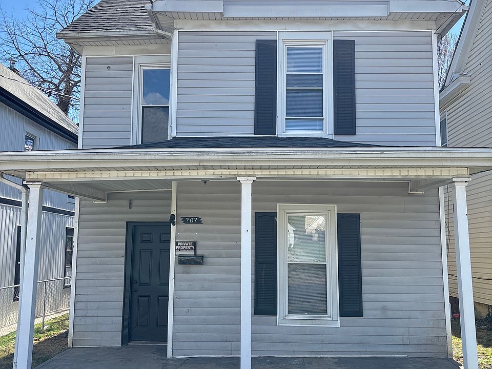 1st image of 707 Stewart Ave SE