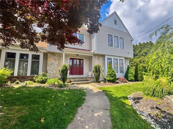 18 Ann Ct, Cranston, RI 02921