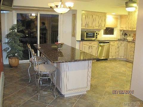 4th image of 2319 Narraganset Ave