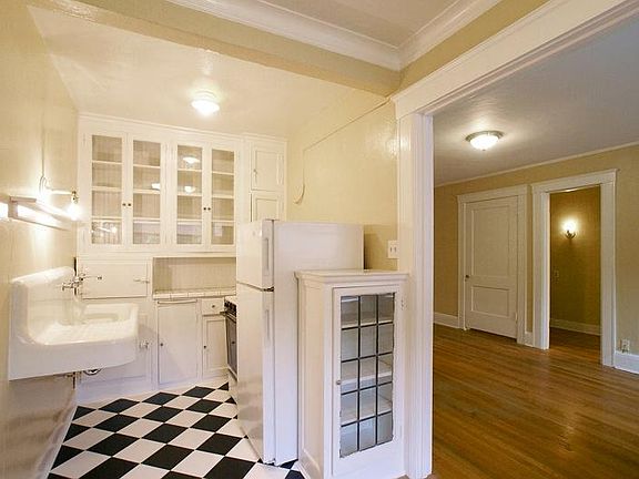 2nd image of 1621 17th Ave APT 306