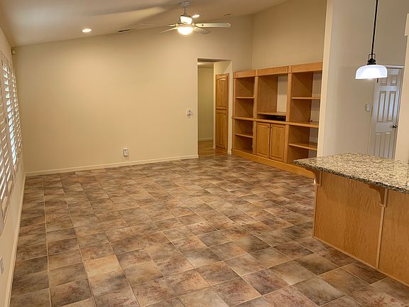 3rd image of 686 Agostini Cir