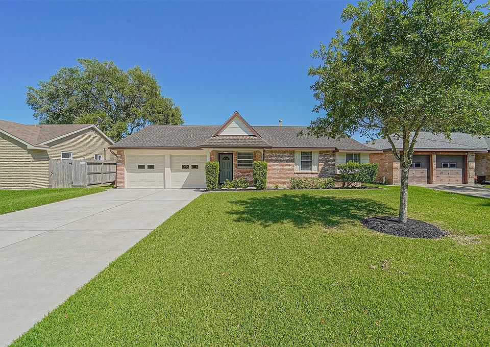 1st image of 407 Stratmore Dr
