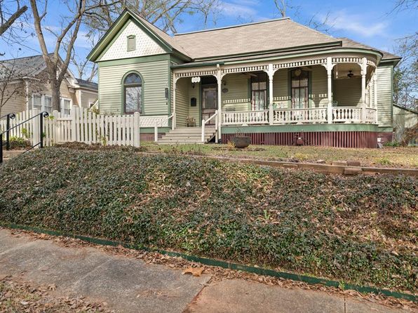 209 W Pine St, Palestine, TX 75801