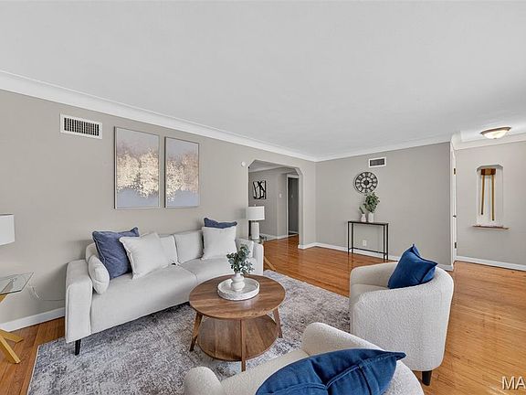 3rd image of 9219 Sundown Dr