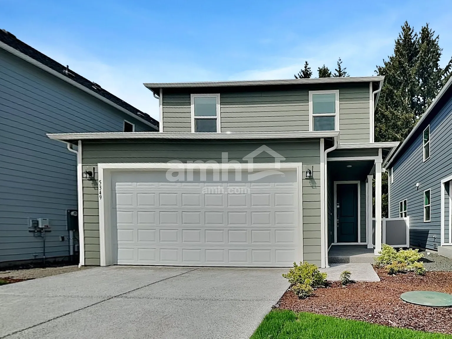 3 bed, 2.5 bath, 1752 sqft, $3,000 — Photo 1