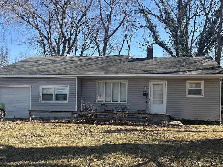 1060 S Florence Ave — Photo 1