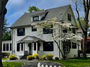 798 Central Ave, Woodmere, NY 11598