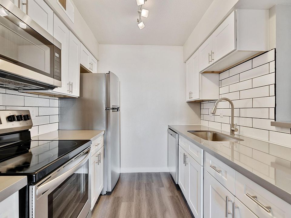 1st image of 450 S Acacia #258