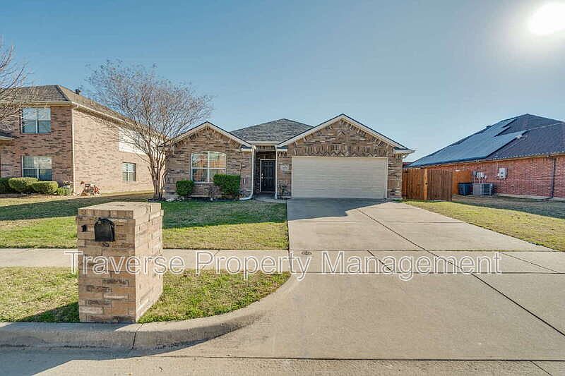 1st image of 629 Sparrow Dr