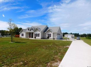 332 Holly View Ln, Loris, SC 29569