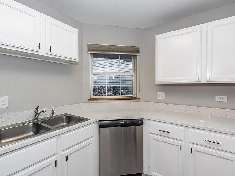 214 N Cathy Ln — Photo 9