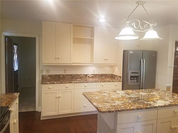 4th image of 217 Coble Dr