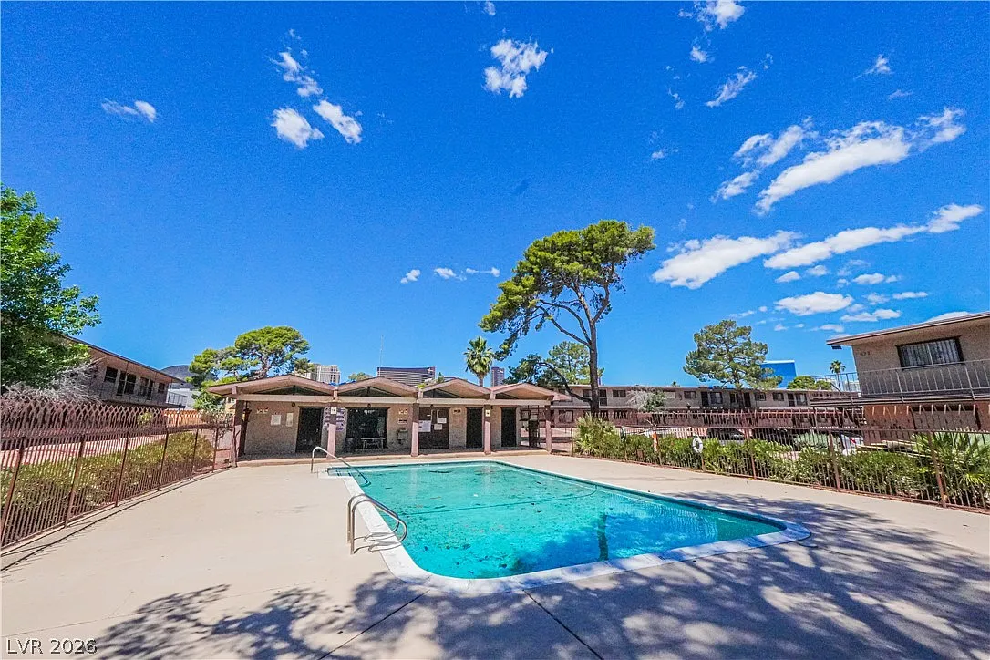 1 bed, 1.0 bath, 624 sqft, $695 — Photo 2