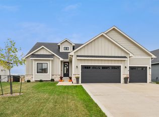 1404 NW Arbor Dr, Ankeny, IA 50023