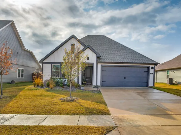 811 Primrose Ln, Pilot Pt, TX 76258