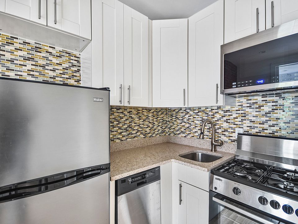 2nd image of 1709 2nd Ave #3CC