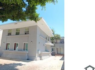912 Elm Ave, Long Beach, CA 90813