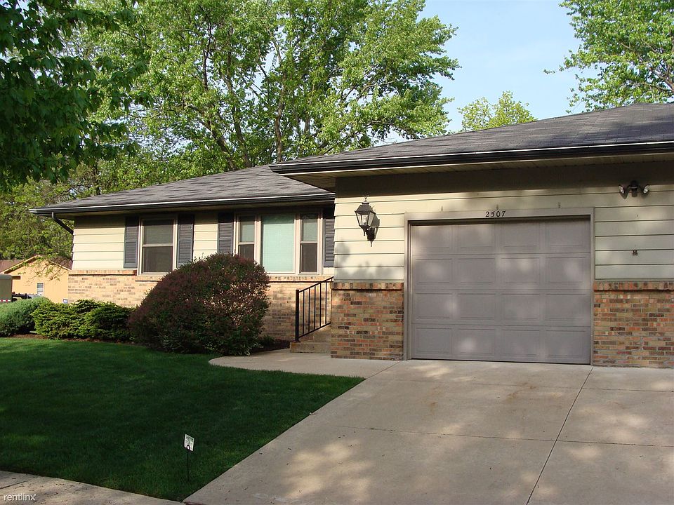 1st image of 2507 Woodcliff Ave SE