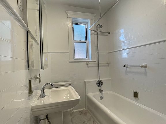 4th image of 178 11th St #1