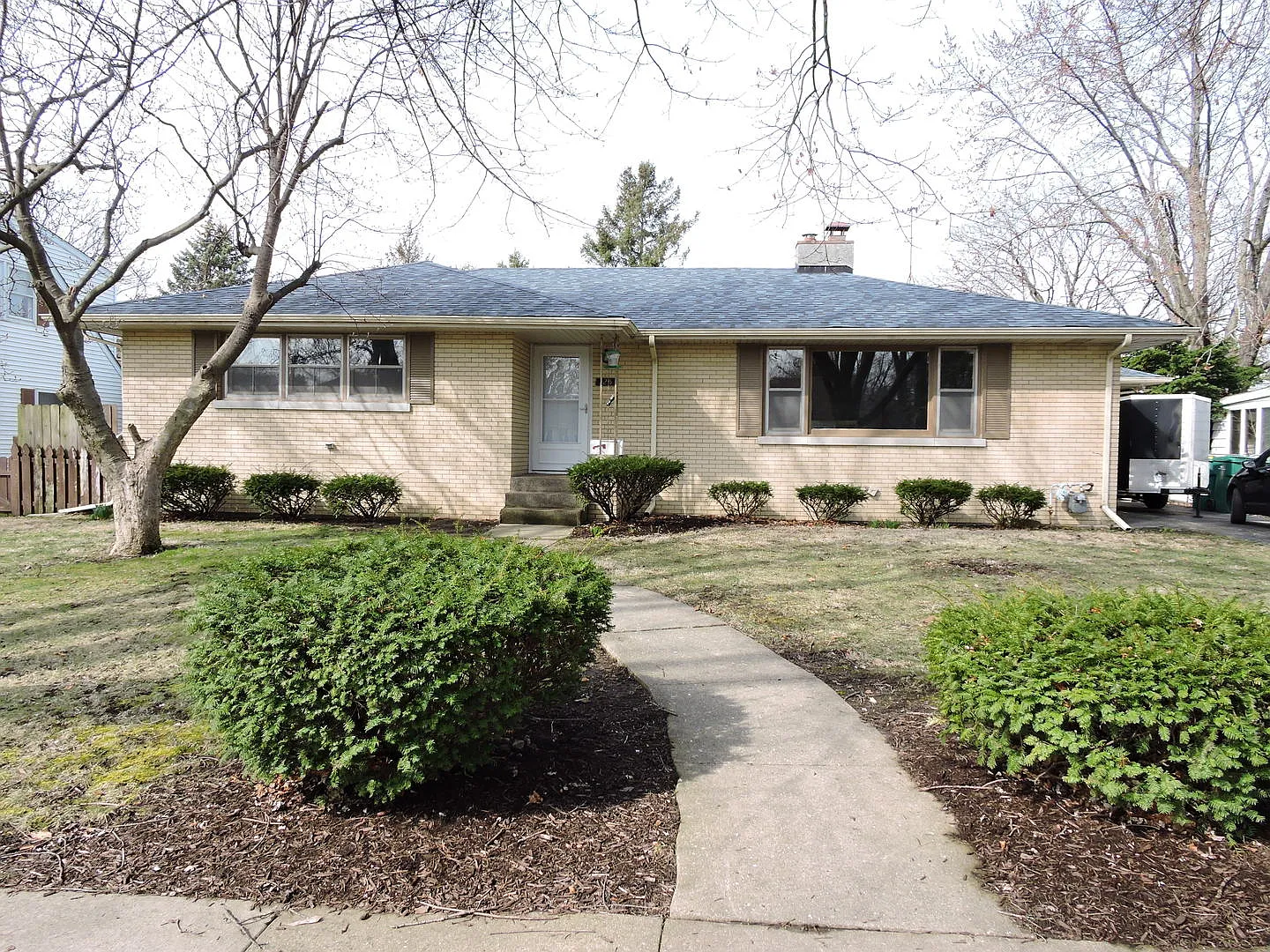 125 Earl Ave photo 1