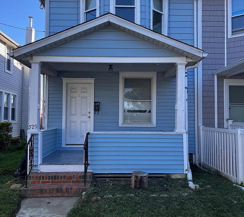 1st image of 529 Bridgeboro St