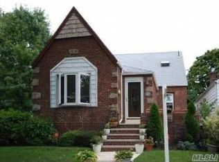 9601 159th Ave, Jamaica, NY 11414
