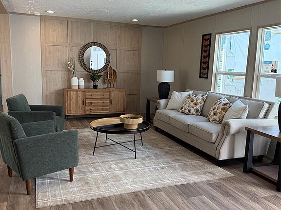 4th image of 516 Lake Mullis Rd