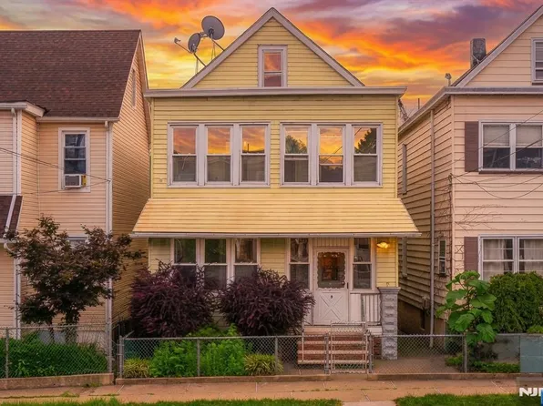 9 Cambridge Ave, Garfield, NJ 07026