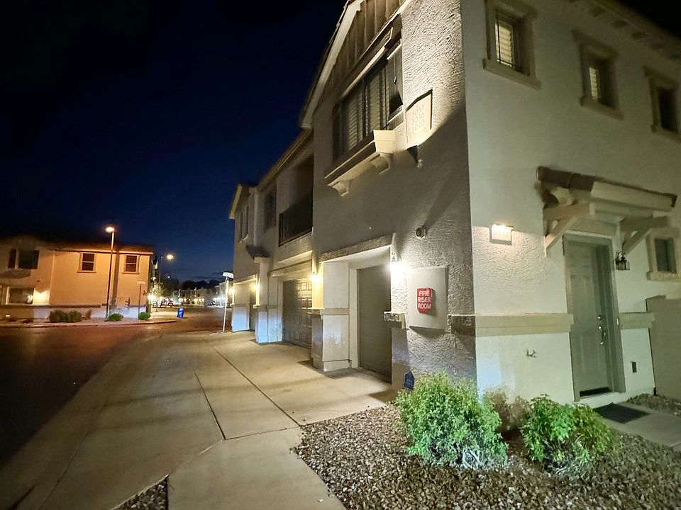 1st image of 3040 E Dunbar Dr