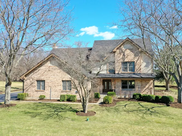 4 Shenandoah Ln, Hawthorn Woods, IL 60047