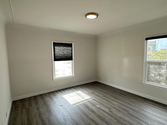 5th image of 10809 Garfield Ave