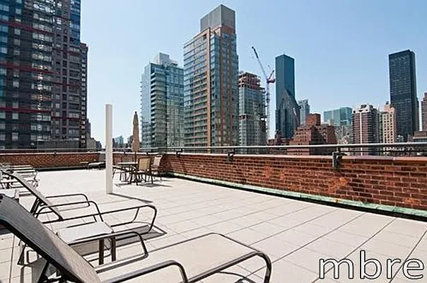 Sold by Manhattan Boutique Real Estate | media 20