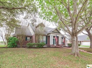 301 Tracy Ln, Victoria, TX 77904