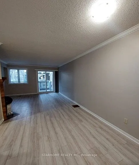 33D Shaw St — Photo 2