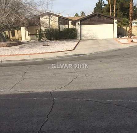 3rd image of 4116 Montemesa Cir