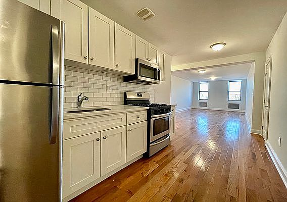4th image of 720 Saint Marks Ave APT 6G